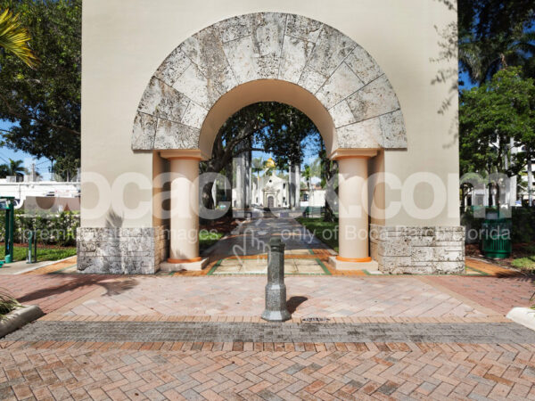 Boca Raton Sandbourne Square Archway Straight