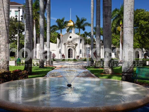 Sandbourne Square Fountain Townhall